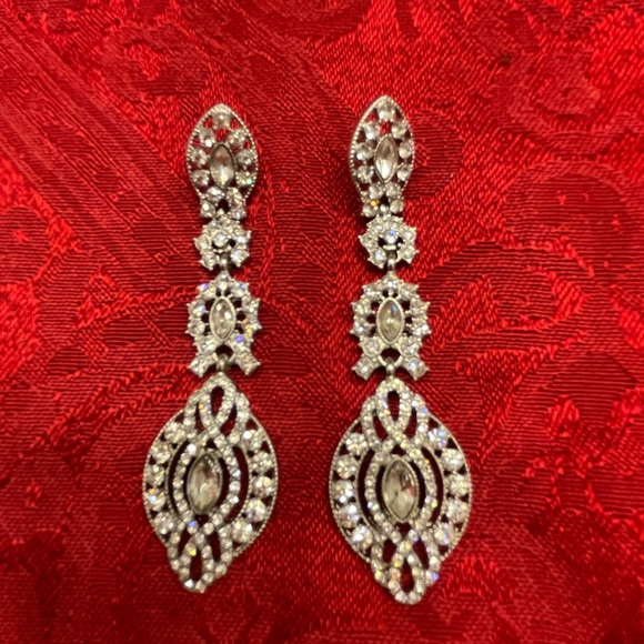 Bridal or event long drop earrings. - Picture 2 of 4